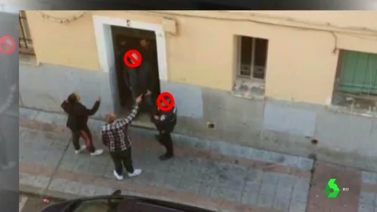Piden cuatro años y medio de prisión contra un miembro de la PAH por fotografiar un desahucio y subirla a redes sociales Piden cuatro años y medio de prisión contra un miembro de la PAH por fotografiar un desahucio y subirla a redes sociales