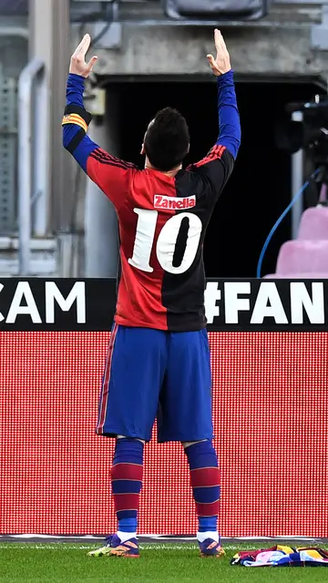 Homenaje de Leo Messi a Diego Armando Maradona Homenaje de Leo Messi a Diego Armando Maradona