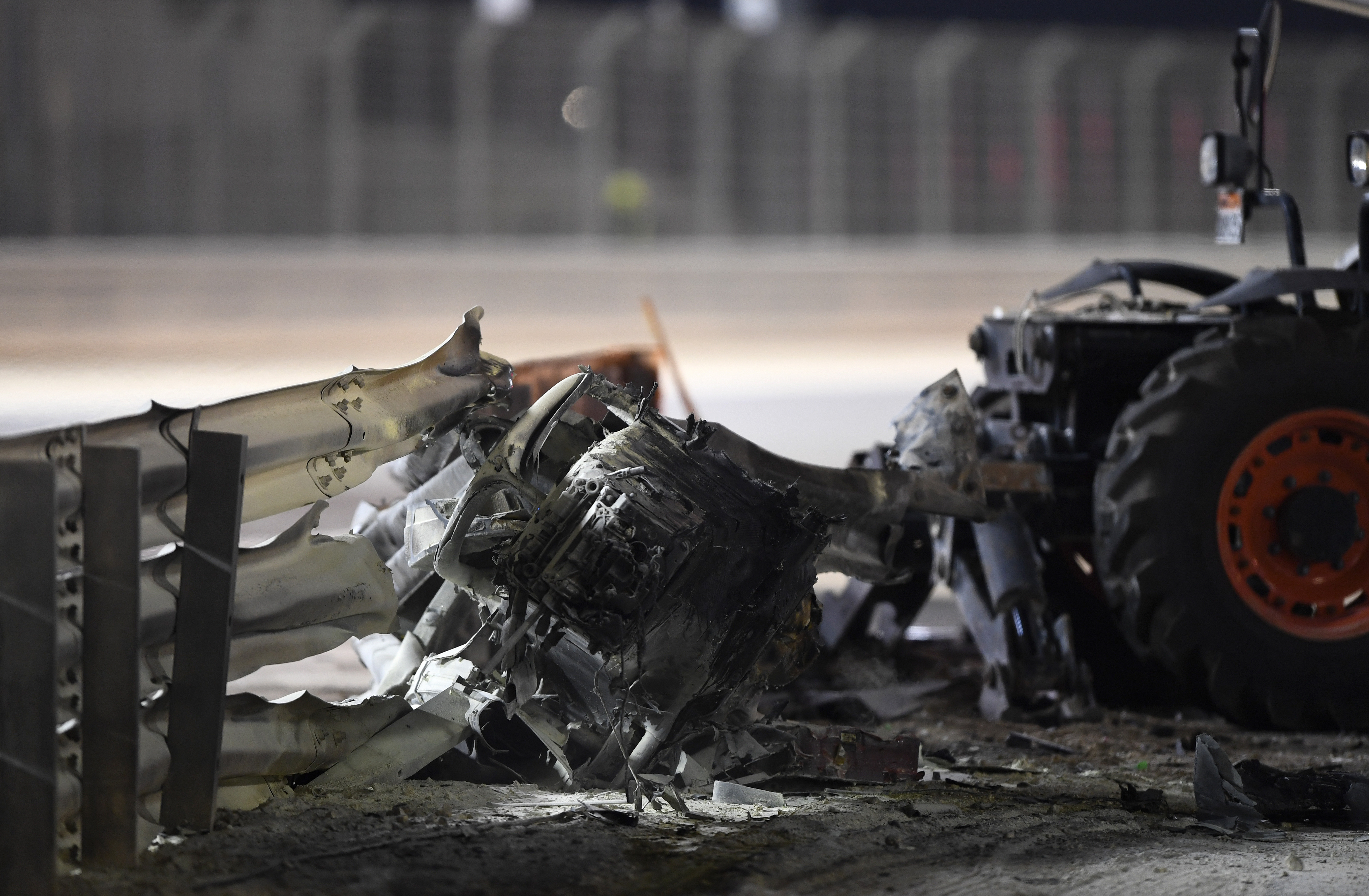 Así quedó el coche de Grosjean en el GP de Baréin Así quedó el coche de Grosjean en el GP de Baréin