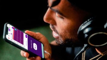 Caza las letras de las canciones que suenan a tu alrededor