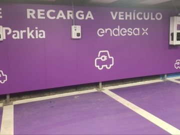El nuevo acuerdo permite la instalación de puntos de recarga en los parkings de Parkia