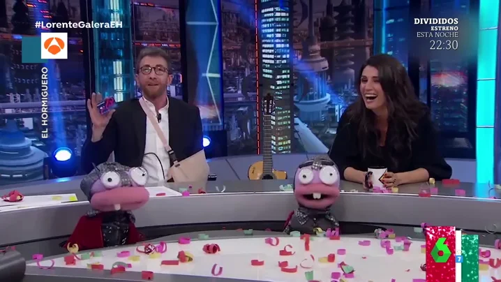 La 'incómoda' discusión matrimonial en directo por la tarjeta de El Hormiguero que acabó mediando Pablo Motos: "Dile a tu marido que se calle, por favor"