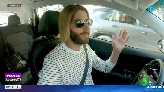 La divertida cámara oculta de Dani Rovira en la que habla de las virtudes de conducir un coche eléctrico La divertida cámara oculta de Dani Rovira en la que habla de las virtudes de conducir un coche eléctrico