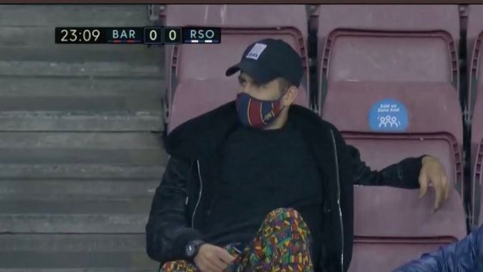 Los llamativos pantalones de Piqué que provocaron el cachondeo en redes