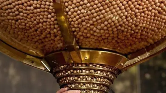 ¿Cuántas bolas hay en el bombo de la Lotería de Navidad? ¿Cuántas bolas hay en el bombo de la Lotería de Navidad?