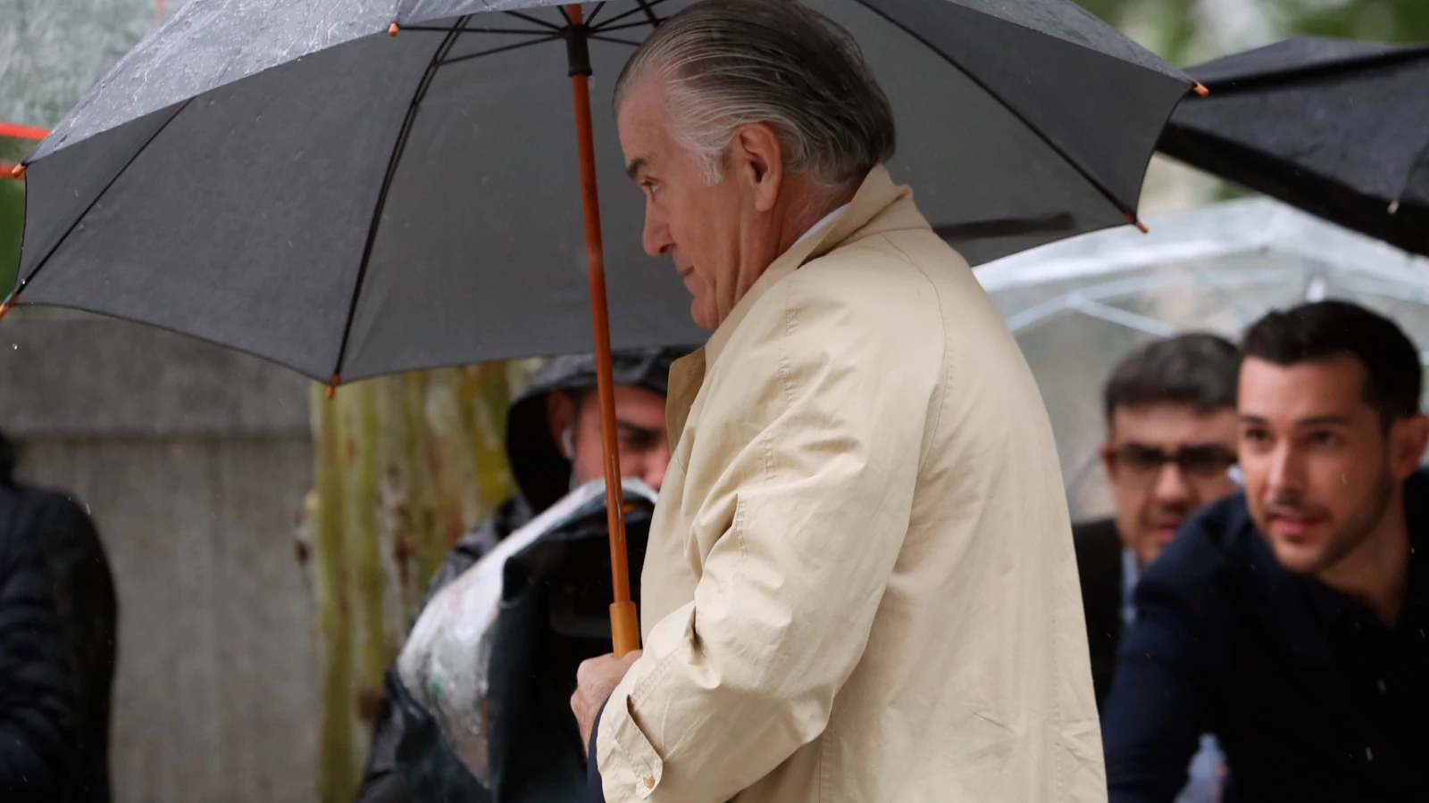 Luis Barcenas entrando a la Audiencia Nacional 