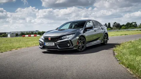 La versión Sport Line mantiene el carácter deportivo, pero de una forma más discreta Honda Civic Type R Sport Line