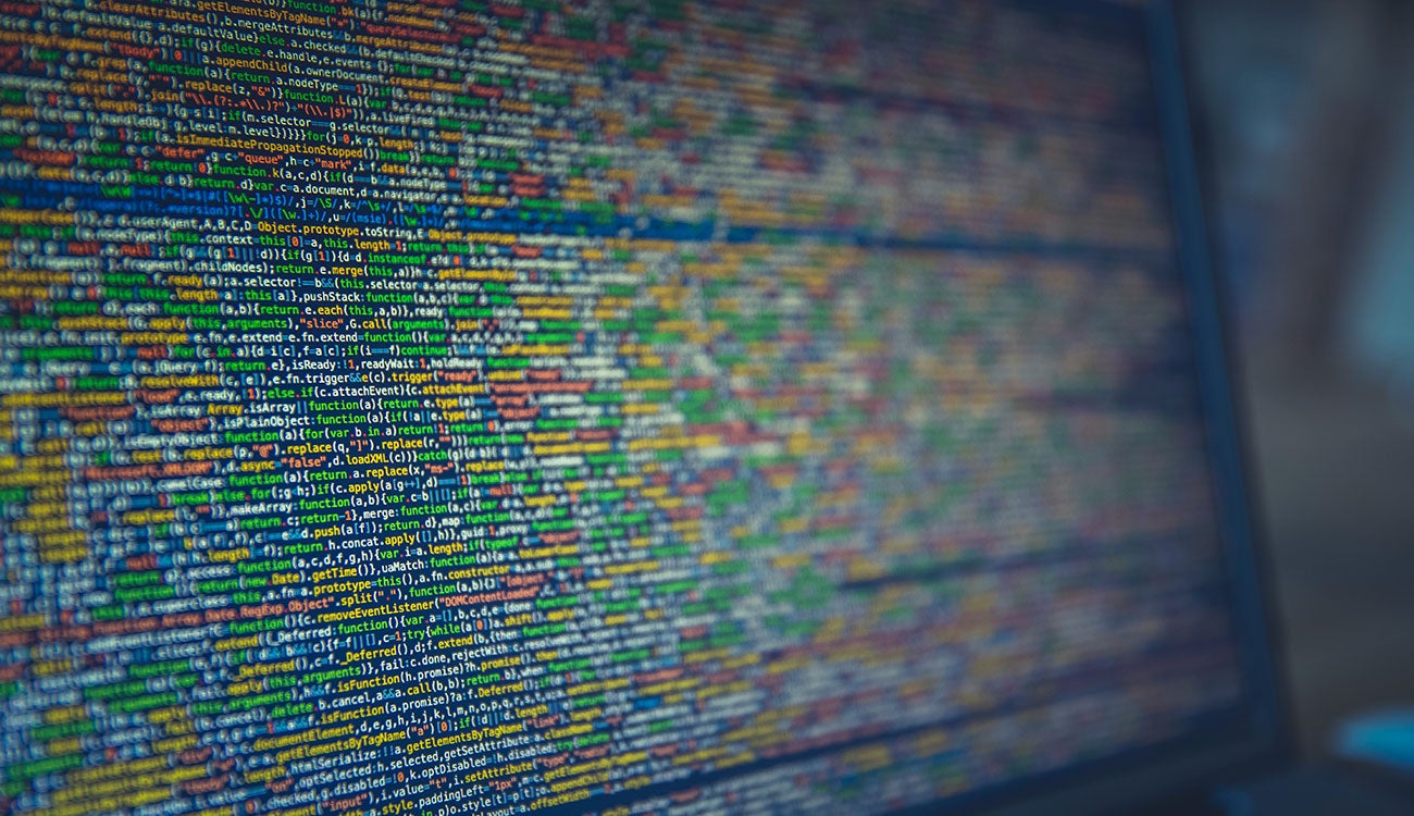 Código en un monitor