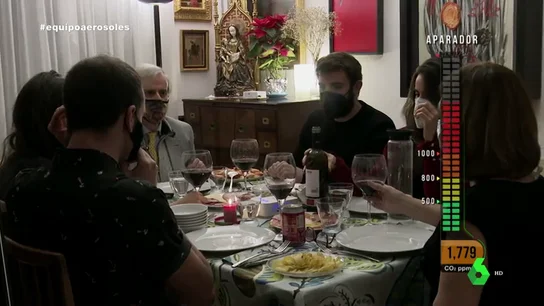 Simulación de una cena de Navidad Simulación de una cena de Navidad