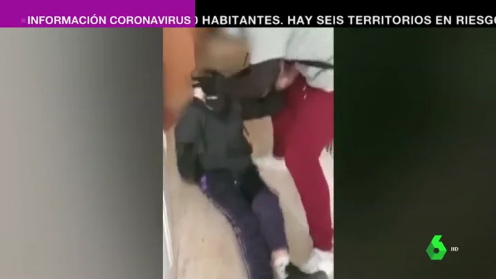 Graban la brutal paliza de tres menores a un joven al que quitaron el móvil