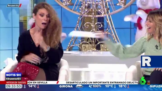 El tremendo susto de Angie Cárdenas en el plató de Aruser@s ¿con una serpiente? El tremendo susto de Angie Cárdenas en el plató de Aruser@s ¿con una serpiente?