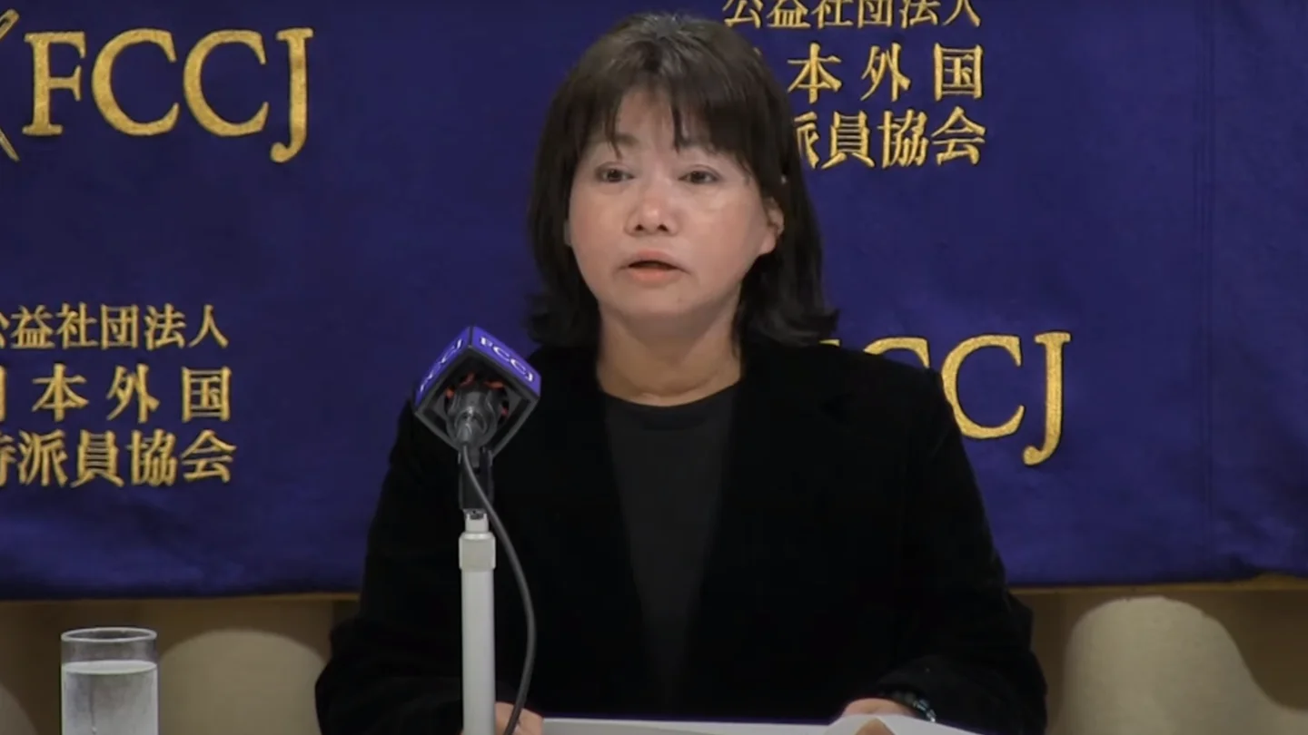 Shoko Arai, durante su comparecencia ante los medios Shoko Arai, durante su comparecencia ante los medios