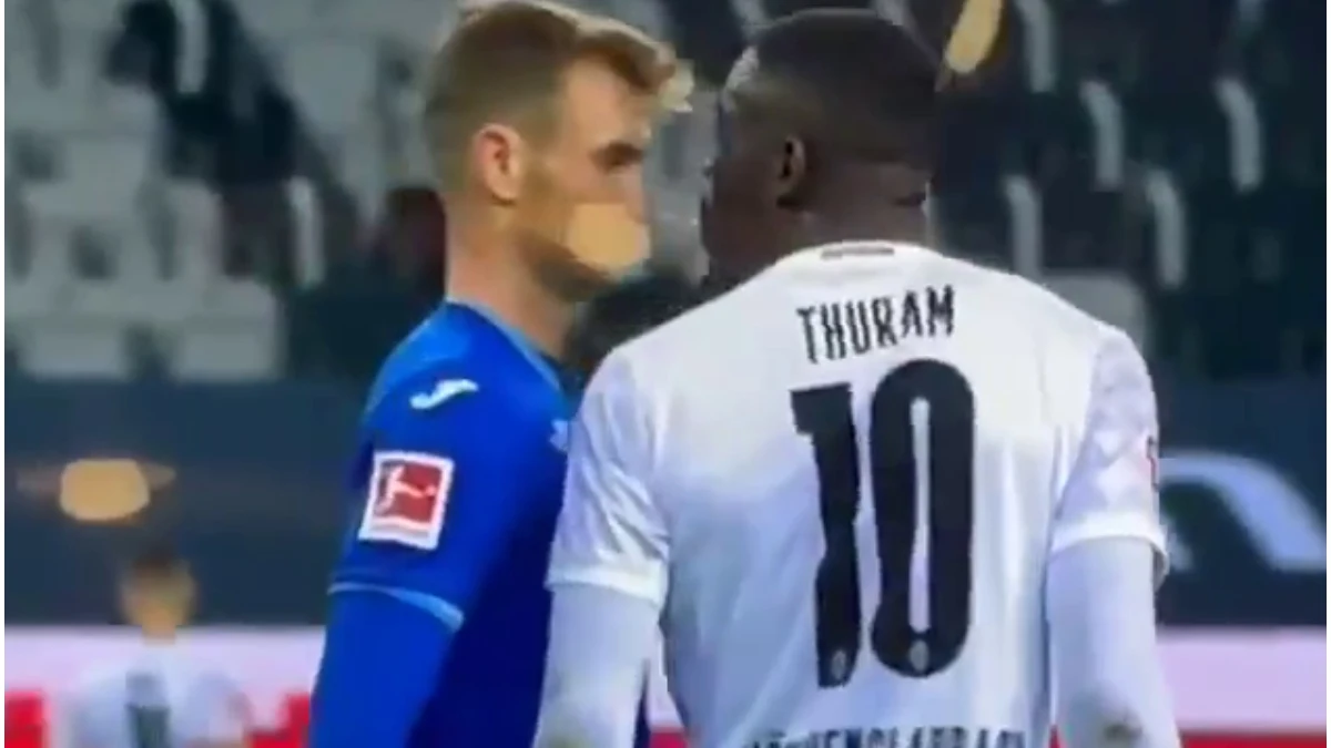 Thuram escupe a un rival