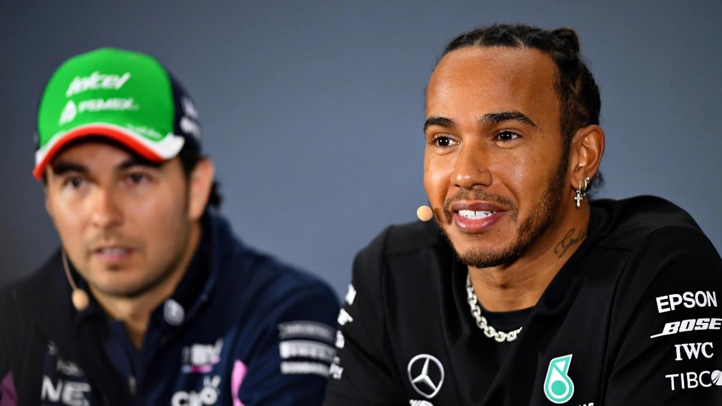Lewis Hamilton, con Sergio Pérez Lewis Hamilton, con Sergio Pérez