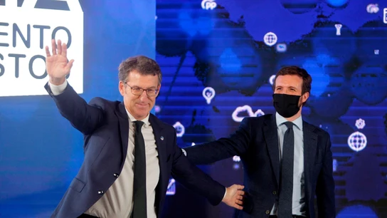 Casado y Feijóo, en el acto 'Galicia: más inversiones, menos impuestos' Casado y Feijóo, en el acto 'Galicia: más inversiones, menos impuestos'