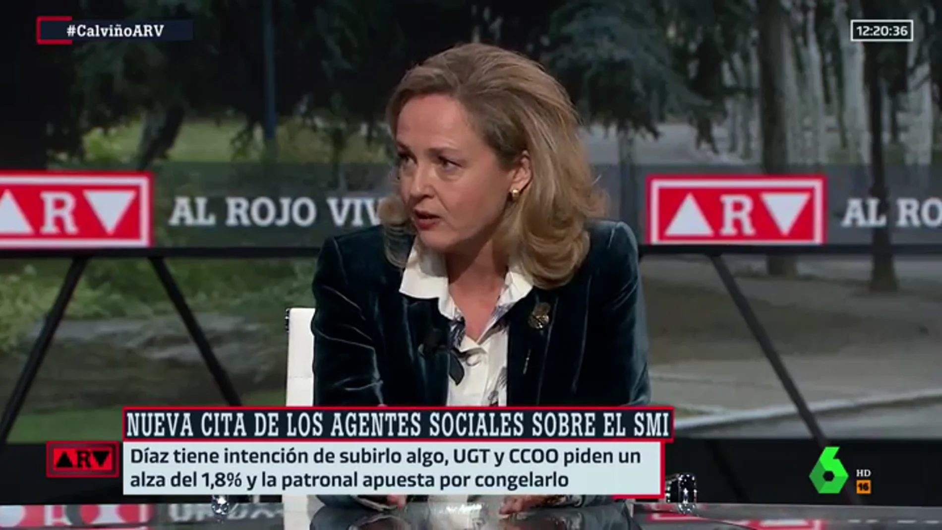 Calviño pasa la pelota de la subida del SMI a los agentes sociales: "Si no se ponen de acuerdo, a lo mejor hay que esperar"