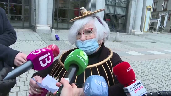 Manoli, la mujer bombo, gana un quinto premio de Lotería de Navidad pero no se conforma: "¡Qué alegría! ¡Pero espero El Gordo!" Manoli, la mujer bombo, gana un quinto premio de Lotería de Navidad pero no se conforma: "¡Qué alegría! ¡Pero espero El Gordo!"