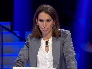 Luján Argüelles 'pilla' a Merche 'copiando' a un compañero y acaba eliminada del concurso por unanimidad 