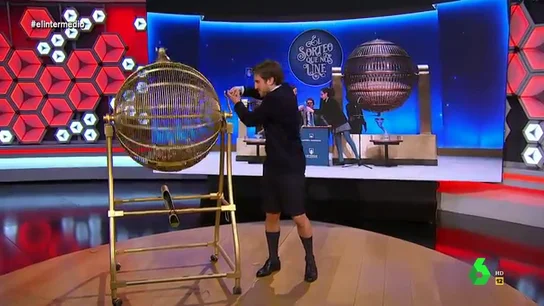 El percance de Pablo Ibarburu en su experiencia como niño de San Ildefonso en pleno plató de El Intermedio El percance de Pablo Ibarburu en su experiencia como niño de San Ildefonso en pleno plató de El Intermedio