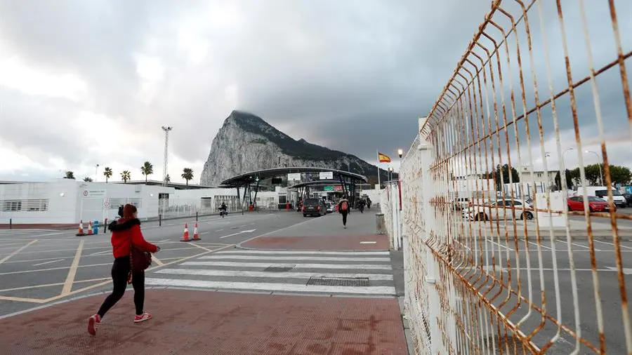 Frontera entre la Línea de la Concepción y Gibraltar