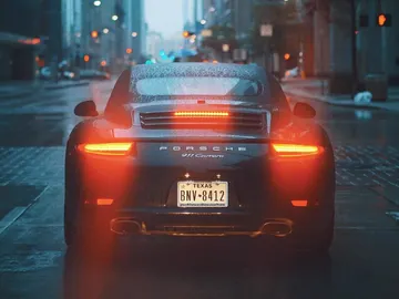 Las luces nos ayudan tanto a ver como a que nos vean los demás Las luces nos ayudan tanto a ver como a que nos vean los demás