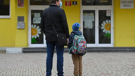 Calendario escolar y laboral de 2021, por comunidades: estos son los días festivos de tus hijos Calendario escolar y laboral