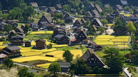 Shirakawa-go en primavera Shirakawa-go en primavera