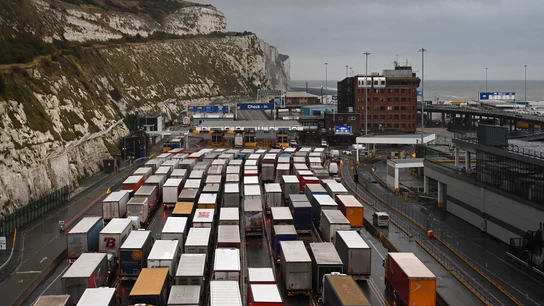 Los camioneros españoles atrapados en Dover Los camioneros españoles atrapados en Dover