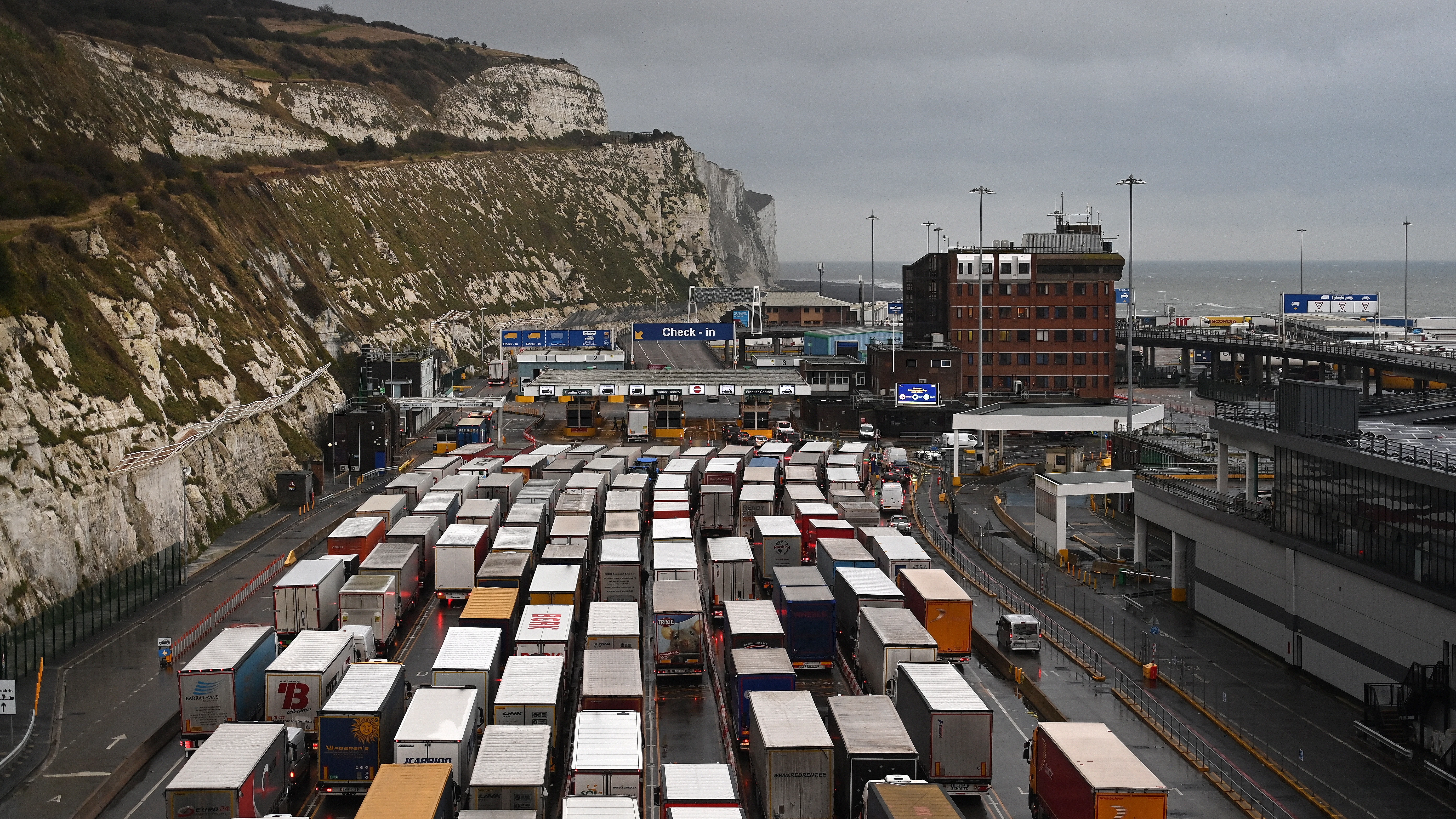 Los camioneros españoles atrapados en Dover