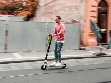 Las nuevas normativas referentes a los patinetes entran en vigor en enero Las nuevas normativas referentes a los patinetes entran en vigor en enero