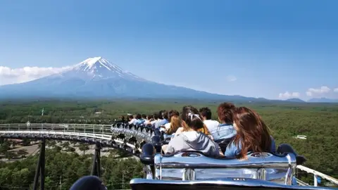 Montaña rusa Fujiyama Montaña rusa Fujiyama