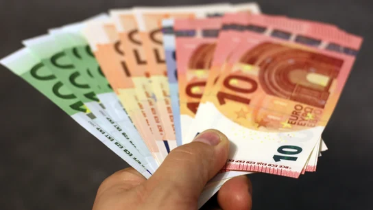 Dinero en efectivo Dinero en efectivo