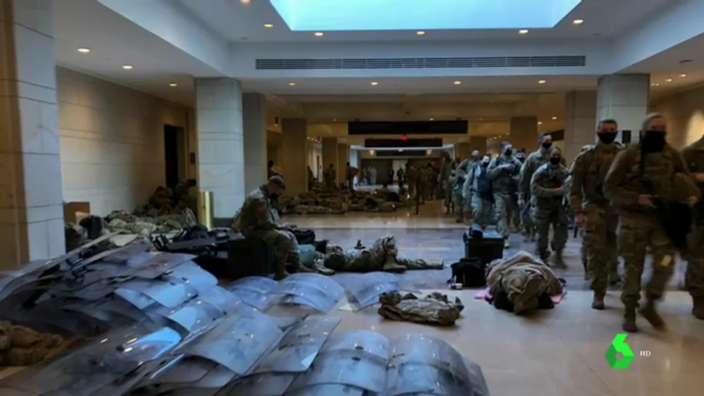 guardias durmiendo en Capitolio guardias durmiendo en Capitolio