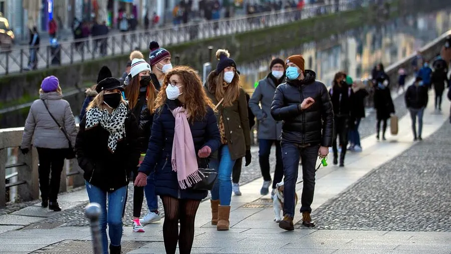 Así evoluciona la pandemia del coronavirus por edades en España