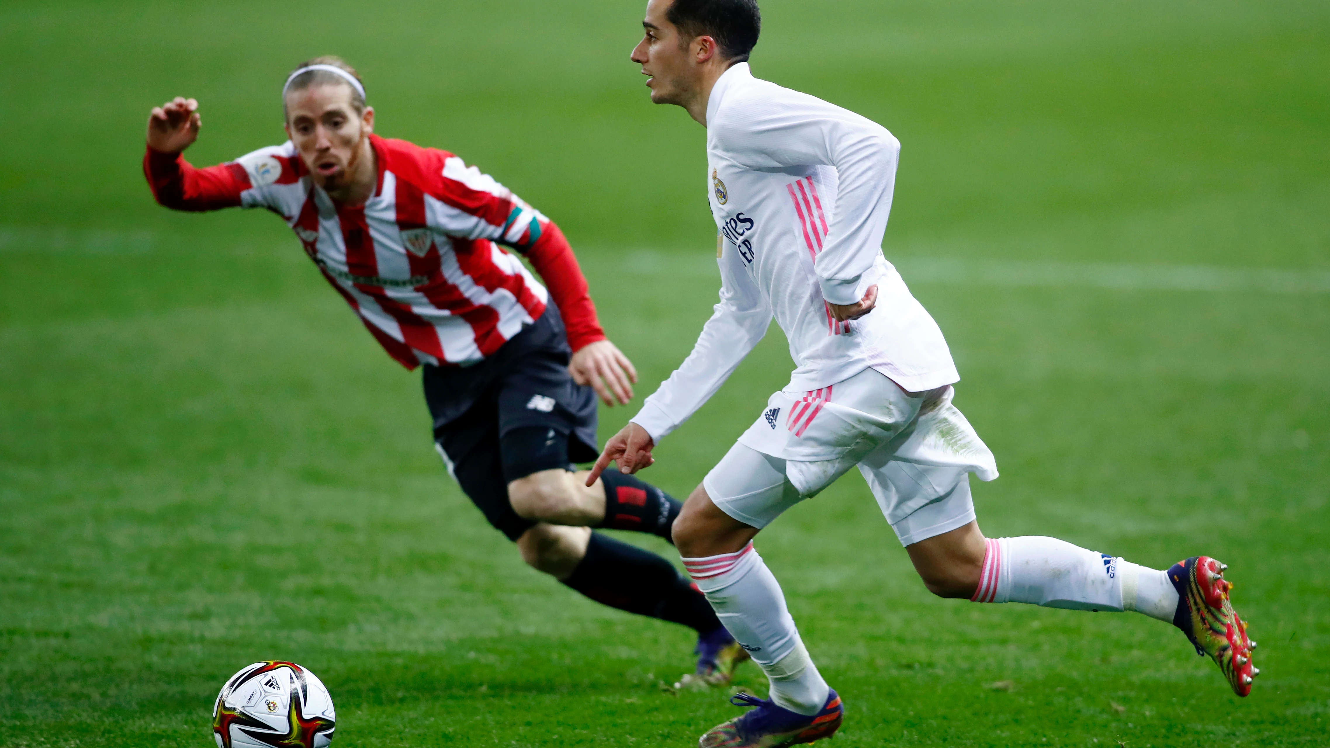 Lucas Vázquez, ante Muniain