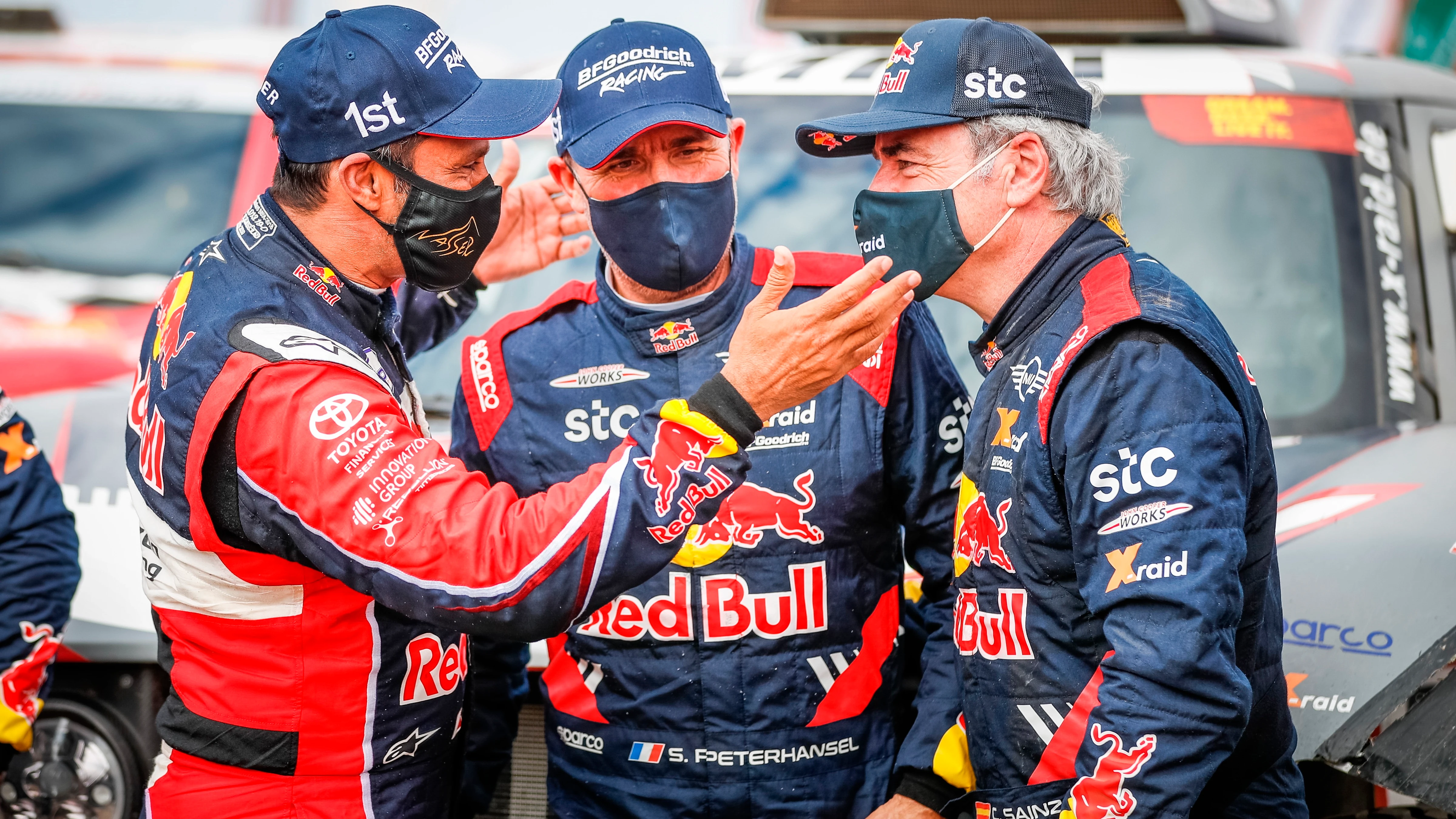 Al Attiyah, Peterhansel y Carlos Sainz, los tres primeros del Dakar