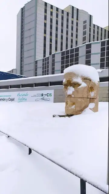 La nieve tomó los alrededores del centro hospitalario Ramón y Cajal. La nieve tomó los alrededores del centro hospitalario Ramón y Cajal.