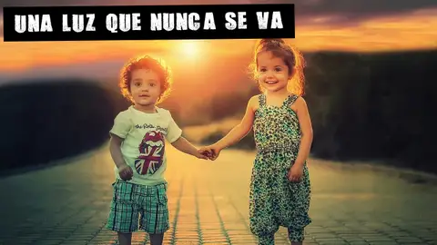 Imagen de archivo de menores de la mano Imagen de archivo de menores de la mano