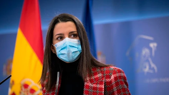 La presidenta de Ciudadanos, Inés Arrimadas, ha ofrecido una rueda de prensa en la que ha presentado al Gobierno su idea de "confinamiento inteligente". En La Brújula nos lo explica con mas detalle La presidenta de Ciudadanos, Inés Arrimadas, ha ofrecido una rueda de prensa en la que ha presentado al Gobierno su idea de "confinamiento inteligente". En La Brújula nos lo explica con mas detalle