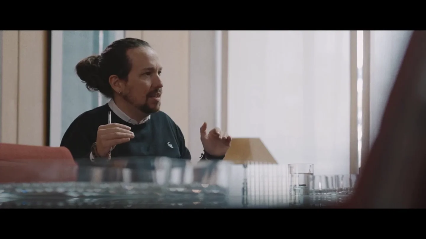 Iglesias defiende que los presos independentistas "deberían estar libres y representar a sus votantes": "Puigdemont es un exiliado como los del franquismo" Iglesias defiende que los presos independentistas "deberían estar libres y representar a sus votantes": "Puigdemont es un exiliado como los del franquismo"