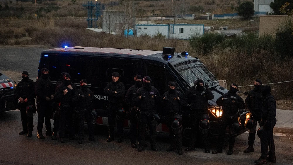 Imagen de archivos de un grupo de Mossos