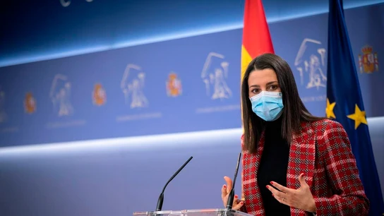La presidenta de Ciudadanos, Inés Arrimadas, en una rueda de prensa en el Congreso La presidenta de Ciudadanos, Inés Arrimadas, en una rueda de prensa en el Congreso