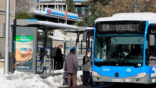 Un autobús a su paso por el hospital Gregorio Marañón de Madrid Un autobús a su paso por el hospital Gregorio Marañón de Madrid