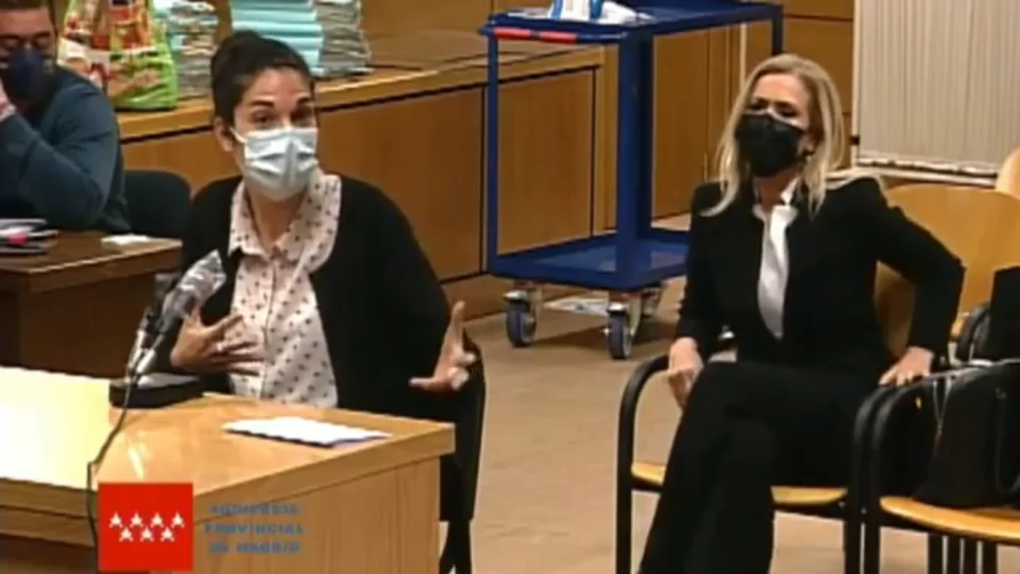 Cristina Cifuentes, en el banquillo por el 'caso master': su profesora "no recuerda" que presentara el trabajo Caso Cifuentes