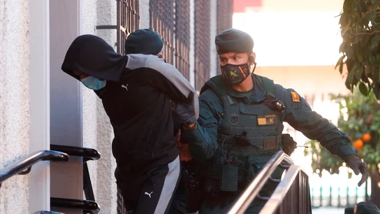 Uno de los cómplices del Melillero a su llegada hoy a los juzgados de Fuengirola (Málaga) Uno de los cómplices del Melillero a su llegada hoy a los juzgados de Fuengirola (Málaga)