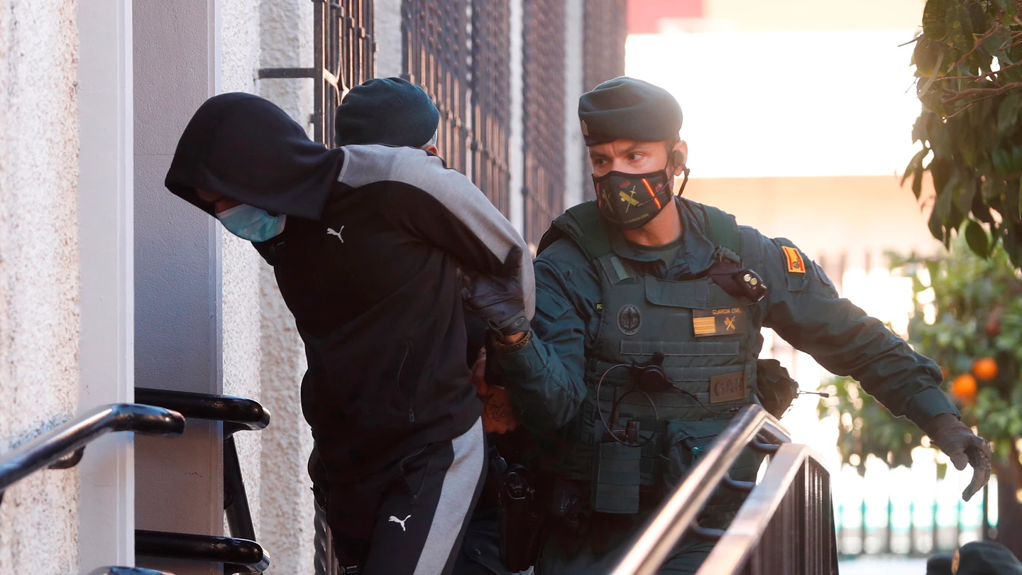 Uno de los cómplices del Melillero a su llegada hoy a los juzgados de Fuengirola (Málaga) Uno de los cómplices del Melillero a su llegada hoy a los juzgados de Fuengirola (Málaga)