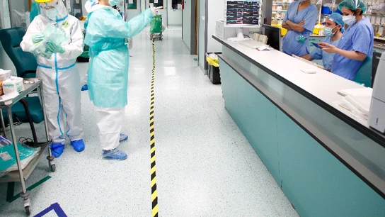 Los sanitarios jubilados ya se pueden reincorporar como refuerzo contra la pandemia de coronavirus Los sanitarios jubilados ya se pueden reincorporar a sus puestos de trabajo como refuerzo contra la pandemia y cobrarán salario y pensión