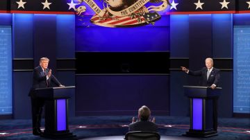 Un tenso momento entre Biden y Trump durante uno de los debates de la pasada campaña electoral