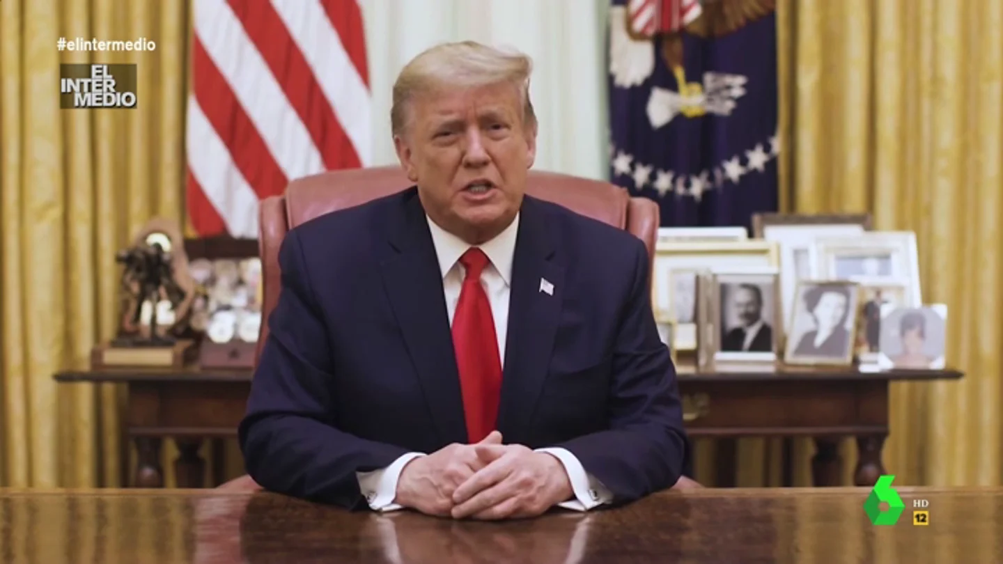 Vídeo manipulado - El consejo de Trump ante las caras "serias y grises" de sus espectadores: "Sonrían un rato, por favor" Vídeo manipulado - El consejo de Trump ante las caras "serias y grises" de sus espectadores: "Sonrían un rato, por favor"