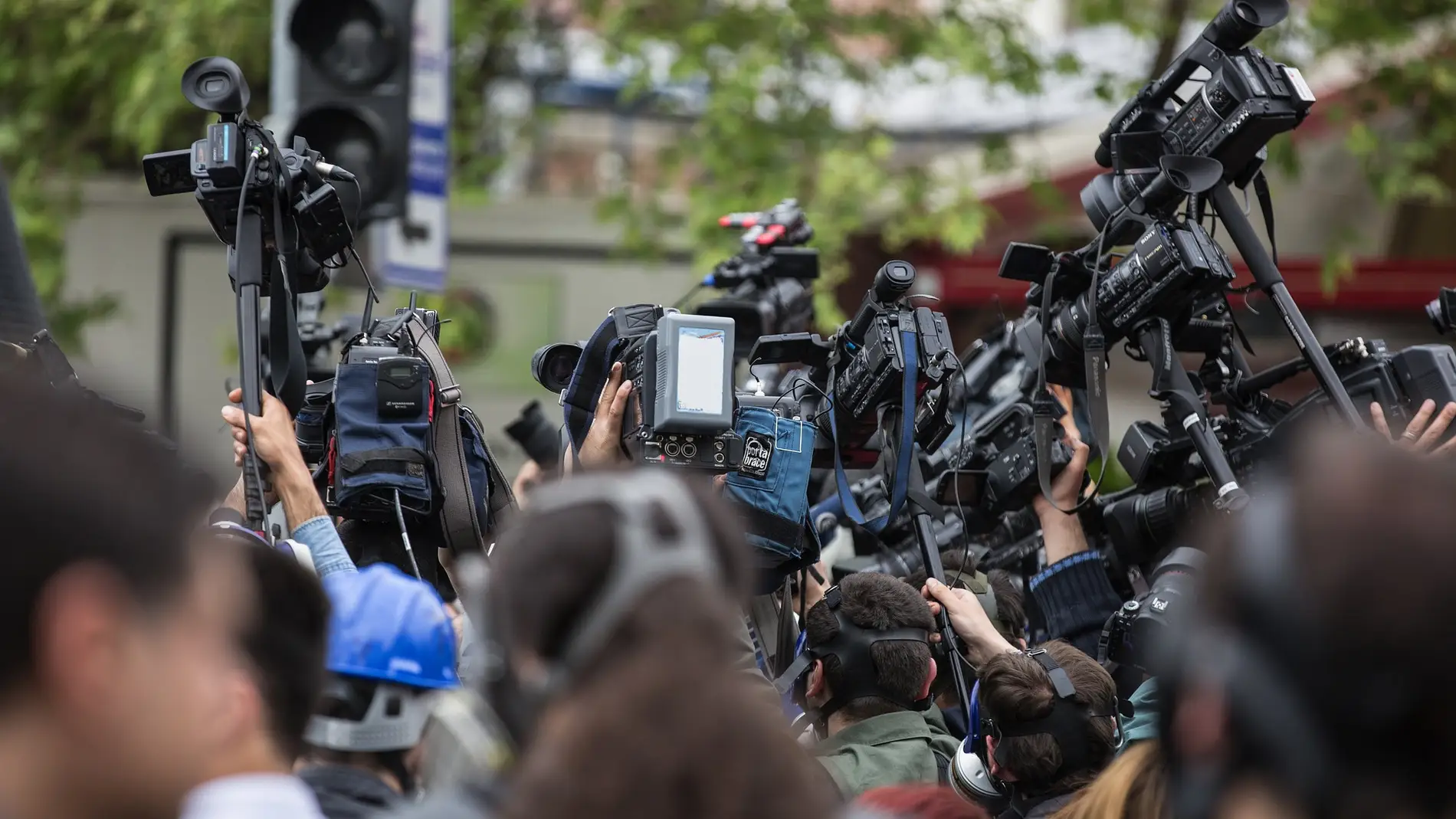 Rueda de prensa en la calle